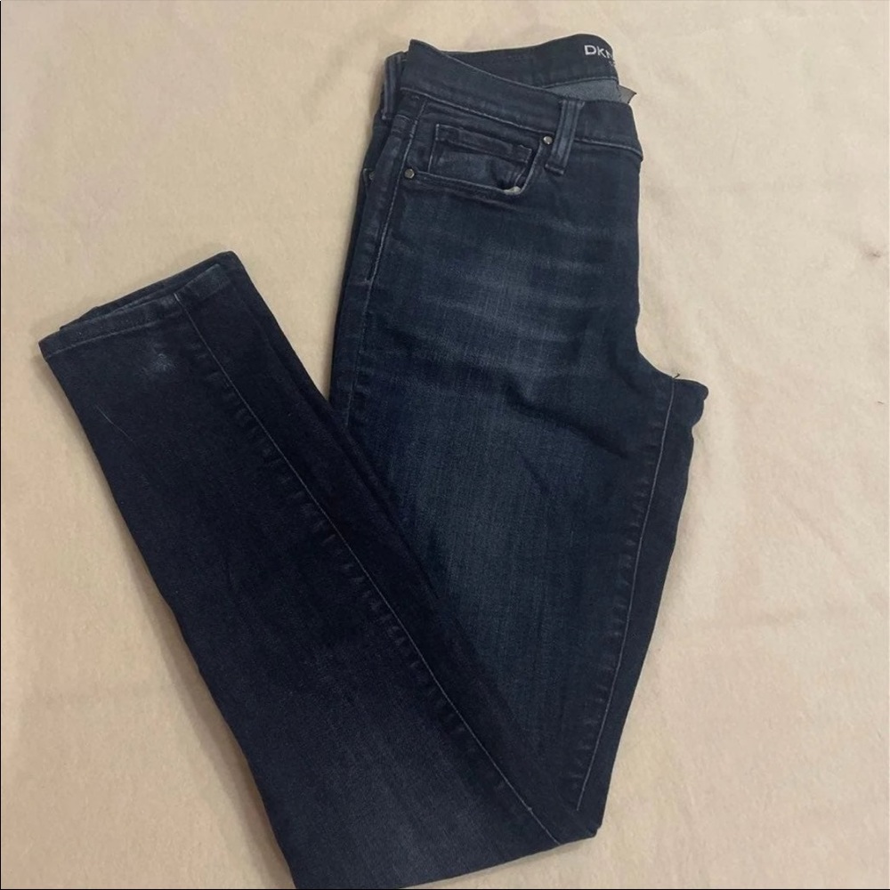 ✨2/$10 (4) DKNY Ultra Skinny Jeans